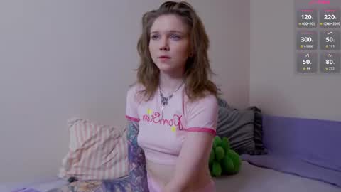 Snapshot of lessysweety chatting on 07-17-26, 03:35 Lessy online show from 07-17-26, 03:35