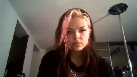 Snapshot of lethalivy chatting on 06-17-26, 03:53 Ivy online show from 06-17-26, 03:53