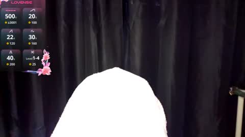 Snapshot of letitiamagett chatting on 07-25-26, 11:08 Emily online show from 07-25-26, 11:08