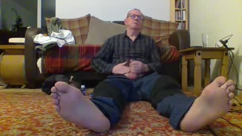 Snapshot of letmestrip chatting on 12-31-24, 12:11 paul online show from 12-31-24, 12:11