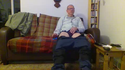 Snapshot of letmestrip chatting on 01-24-25, 12:31 paul online show from 01-24-25, 12:31