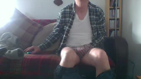 Snapshot of letmestrip chatting on 02-16-25, 10:54 paul online show from 02-16-25, 10:54