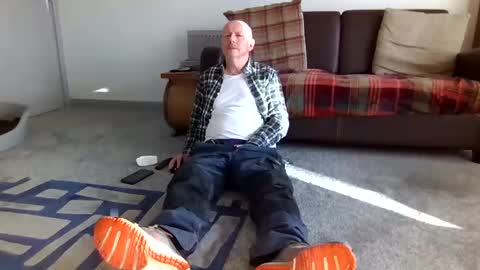 Snapshot of letmestrip chatting on 11-08-25, 12:05 paul online show from 11-08-25, 12:05