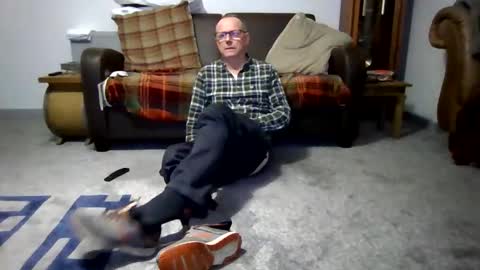 Snapshot of letmestrip chatting on 11-13-25, 12:31 paul online show from 11-13-25, 12:31