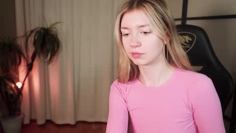 Snapshot of lettablush chatting on 01-23-25, 07:07 letta online show from 01-23-25, 07:07