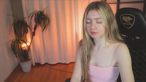 Snapshot of lettablush chatting on 01-31-25, 06:57 letta online show from 01-31-25, 06:57