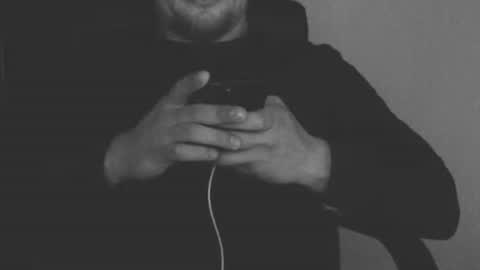 Snapshot of lev1ngston chatting on 10-12-25, 01:04 lev1ngston online show from 10-12-25, 01:04