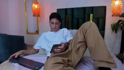 LevySteven online show from 09-10-25, 04:01