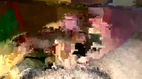 Snapshot of lewdpong chatting on 03-10-25, 09:40 Lewdpong online show from 03-10-25, 09:40