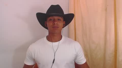 Snapshot of lewis_ly chatting on 07-07-26, 07:51 i am lewis ly EDUARDO MEMDOZA15 online show from 07-07-26, 07:51