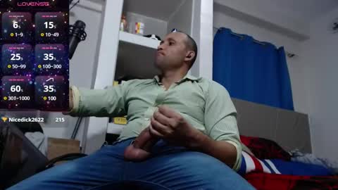 Snapshot of lewislamxxx chatting on 01-09-25, 12:03 Lewis online show from 01-09-25, 12:03