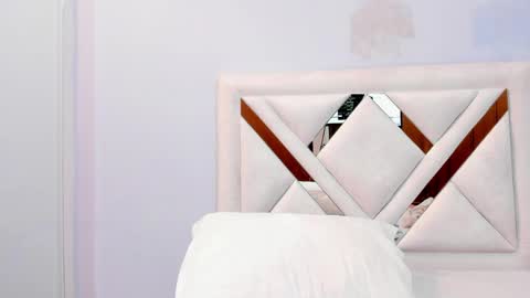 Gabrielle online show from 04-19-26, 06:10