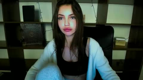 Alexia online show from 01-24-25, 05:21