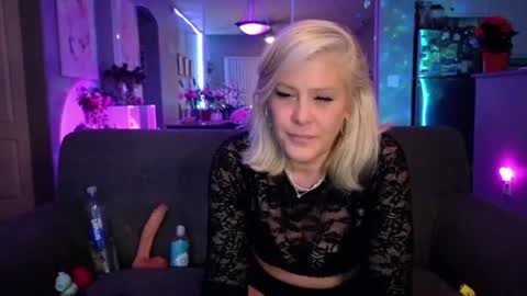 Lexi online show from 06-17-26, 07:33