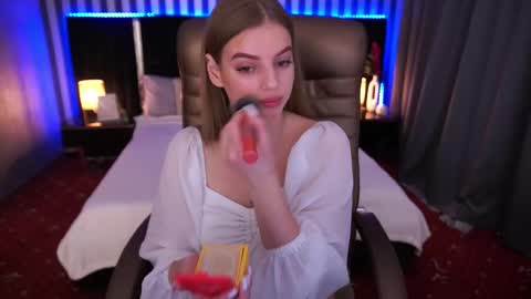 lexi_si online show from 02-28-25, 07:58