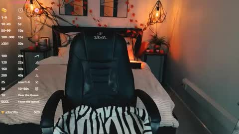 Snapshot of lexi_terele chatting on 10-18-25, 06:48 Lexy - Follow me online show from 10-18-25, 06:48