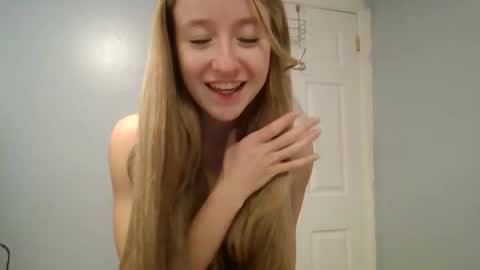 Snapshot of lexiebanks1111 chatting on 11-15-25, 06:55 Cassy online show from 11-15-25, 06:55