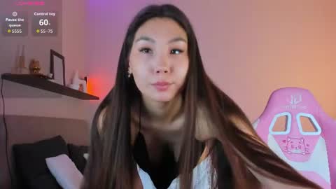 Snapshot of lexiele3 chatting on 07-24-26, 02:42 Lexie dont forget to thumbs up me online show from 07-24-26, 02:42