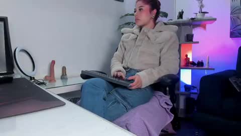 Lexie  online show from 05-22-26, 12:11