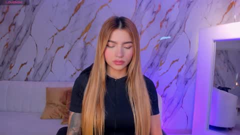 Snapshot of lexiewayne chatting on 02-10-26, 08:02 Lexie online show from 02-10-26, 08:02