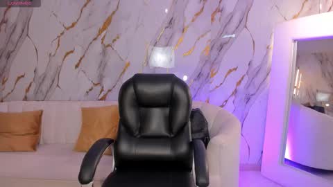 Snapshot of lexiewayne chatting on 02-11-26, 07:52 Lexie online show from 02-11-26, 07:52