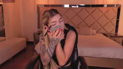 Snapshot of lexiewayne chatting on 06-20-26, 11:57 Lexie online show from 06-20-26, 11:57