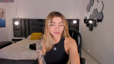 Snapshot of lexiewayne chatting on 08-01-26, 11:53 Lexie online show from 08-01-26, 11:53