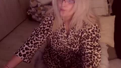 Snapshot of lexxa_blond chatting on 03-19-26, 04:44 Hannah online show from 03-19-26, 04:44