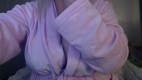 Snapshot of lexxa_blond chatting on 05-14-26, 10:38 Hannah online show from 05-14-26, 10:38