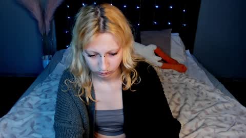 Lexy online show from 02-04-25, 01:59