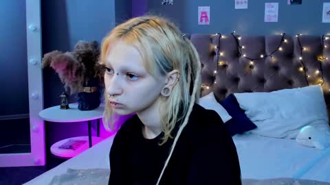 Lexy online show from 02-19-25, 10:23