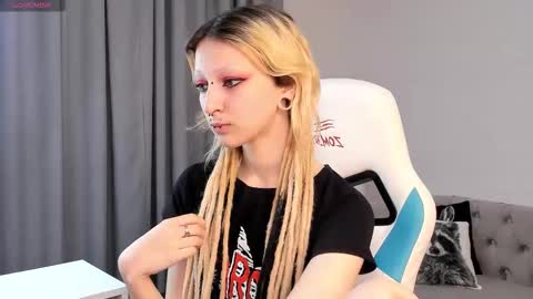 Lexy online show from 10-17-25, 11:35