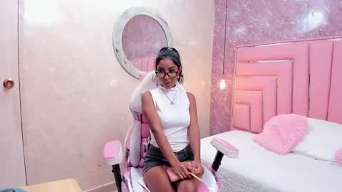 Leyla online show from 12-30-24, 12:20