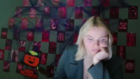 Leyla online show from 10-08-25, 06:55