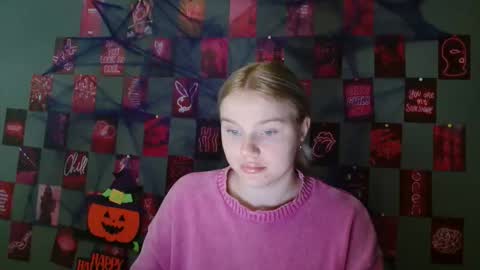 Leyla online show from 10-20-25, 06:03