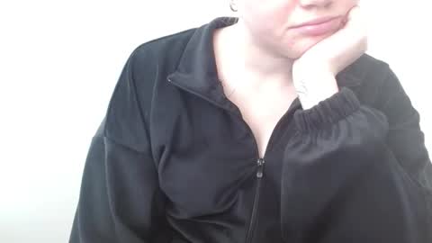 Leyla online show from 05-14-26, 06:53