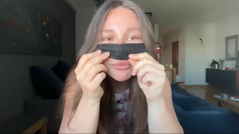 Leyla online show from 05-17-26, 12:56