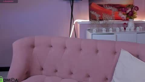 leylamirage online show from 02-15-26, 04:09