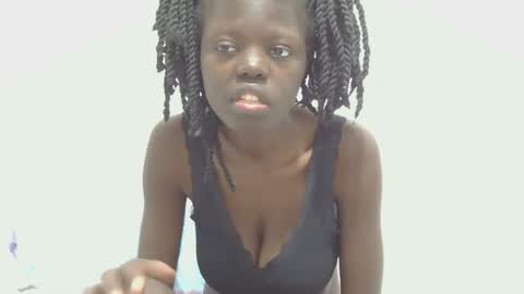 laylani69 online show from 06-22-26, 11:29