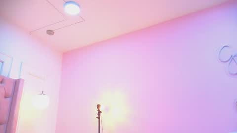 Snapshot of leylarusso chatting on 02-20-26, 11:22 Leyla online show from 02-20-26, 11:22