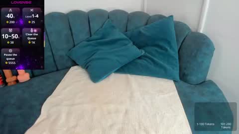 Leyla online show from 06-19-26, 07:28