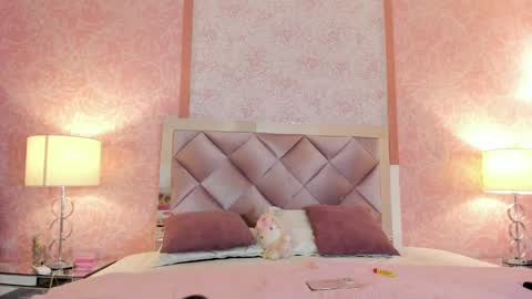 Snapshot of lezy_ chatting on 11-08-25, 07:34 LEZY online show from 11-08-25, 07:34