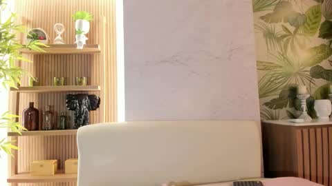 Snapshot of lezy_ chatting on 11-28-25, 07:49 LEZY online show from 11-28-25, 07:49