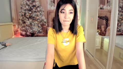 Snapshot of li_baby chatting on 12-12-24, 01:49 Shaya MILKY BOOBS online show from 12-12-24, 01:49