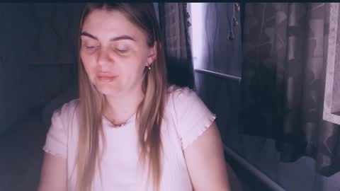 Snapshot of li_lit chatting on 03-15-26, 04:18 li_lit online show from 03-15-26, 04:18