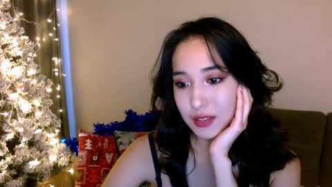 Snapshot of li_noen chatting on 12-19-24, 08:56 Li online show from 12-19-24, 08:56