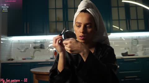 Snapshot of li_queen_ chatting on 12-10-24, 03:12 Hey Im Alexa tg online show from 12-10-24, 03:12