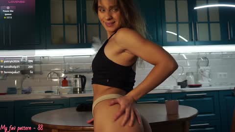 Snapshot of li_queen_ chatting on 12-16-24, 11:22 Hey Im Alexa tg online show from 12-16-24, 11:22