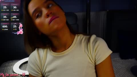 Snapshot of li_queen_ chatting on 12-26-24, 03:53 Hey Im Alexa tg online show from 12-26-24, 03:53