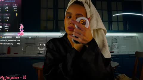 Snapshot of li_queen_ chatting on 12-27-24, 10:05 Hey Im Alexa tg online show from 12-27-24, 10:05